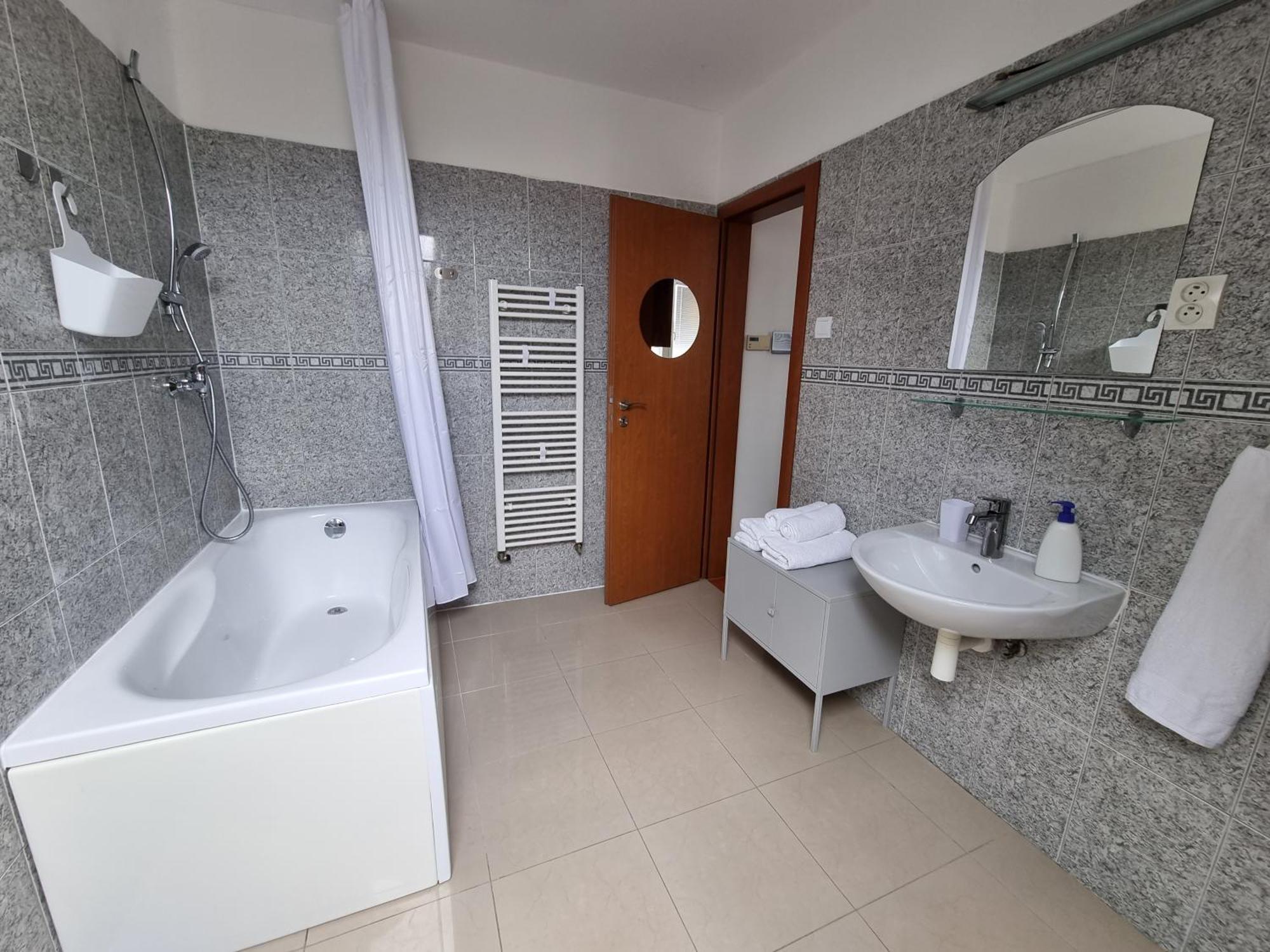 Turecka 49 Apt 2 Nové Zámky Kültér fotó
